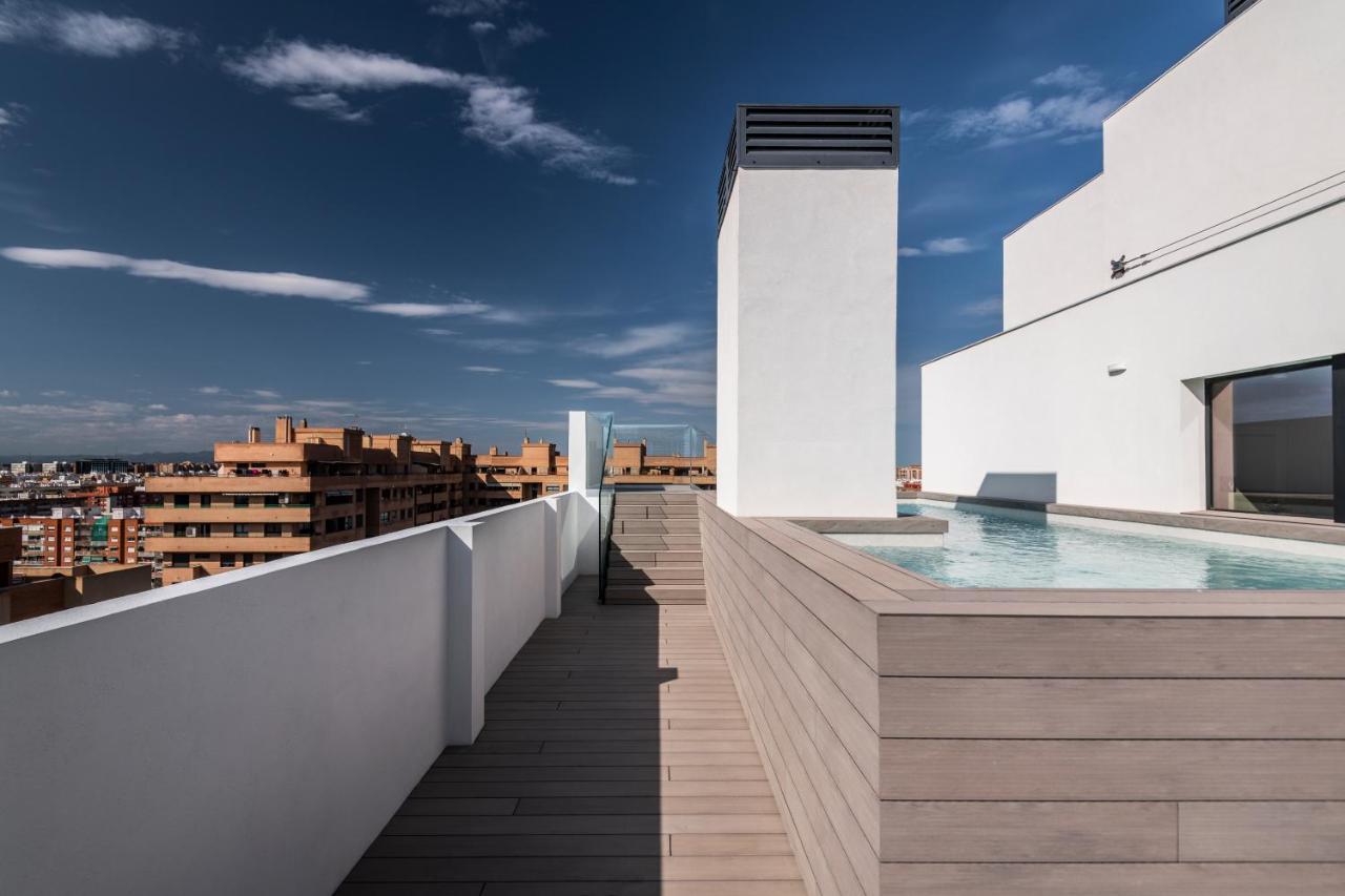 Apartamentos Core Suites Valencia Exterior photo Rooftop pool